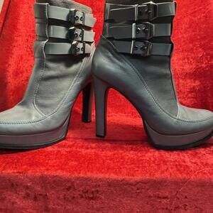 Gianni Bini Xena Platform Buckle Boot Gray Women's Size 9